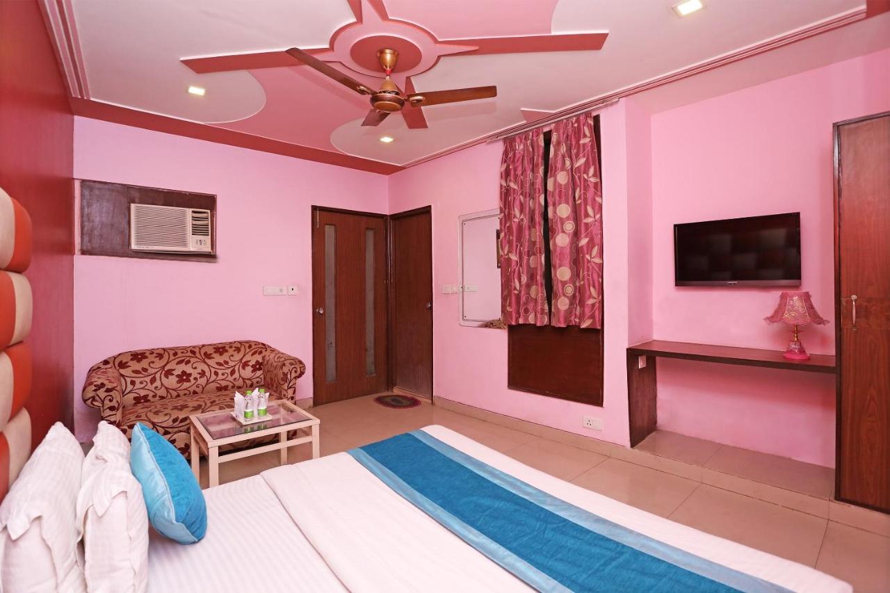 Airport Hotel Ambrosia New Delhi Exterior foto