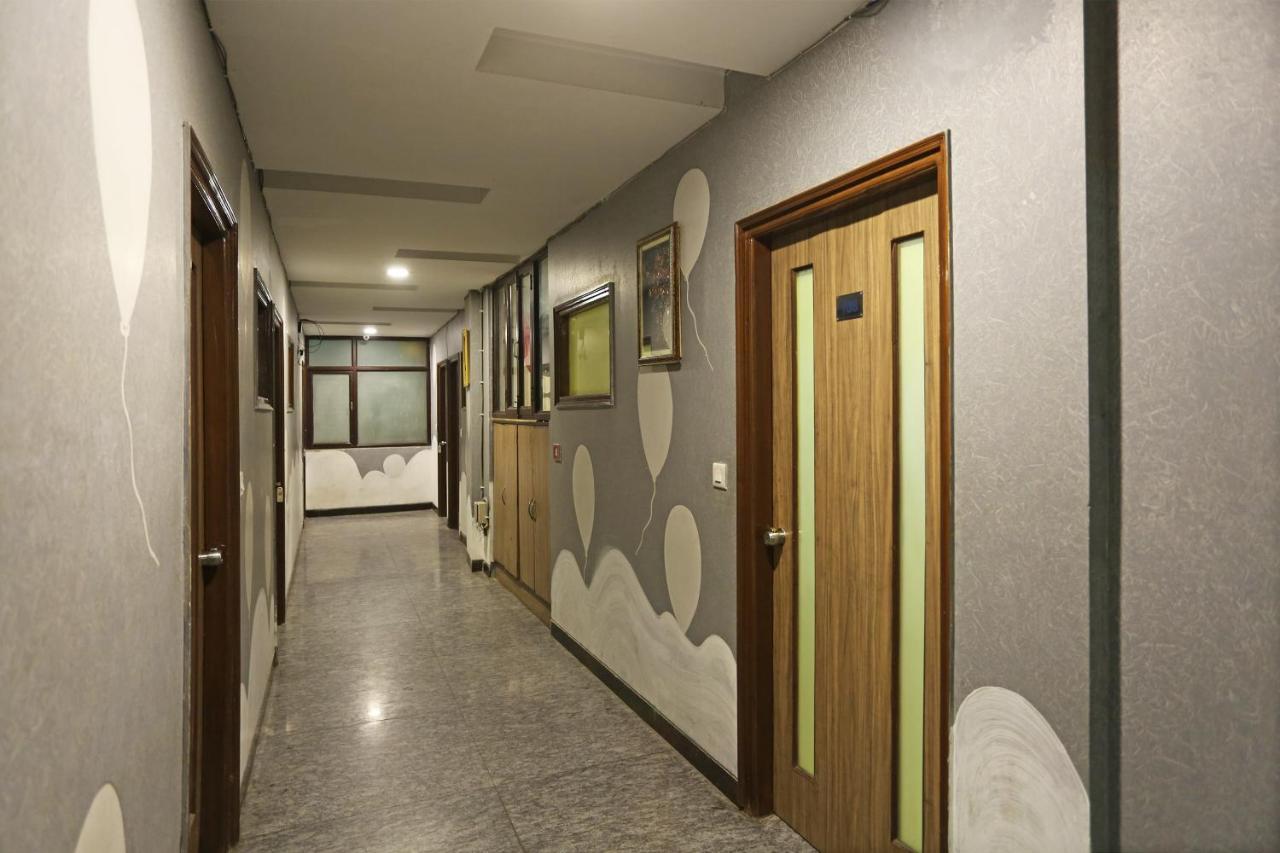 Airport Hotel Ambrosia New Delhi Exterior foto