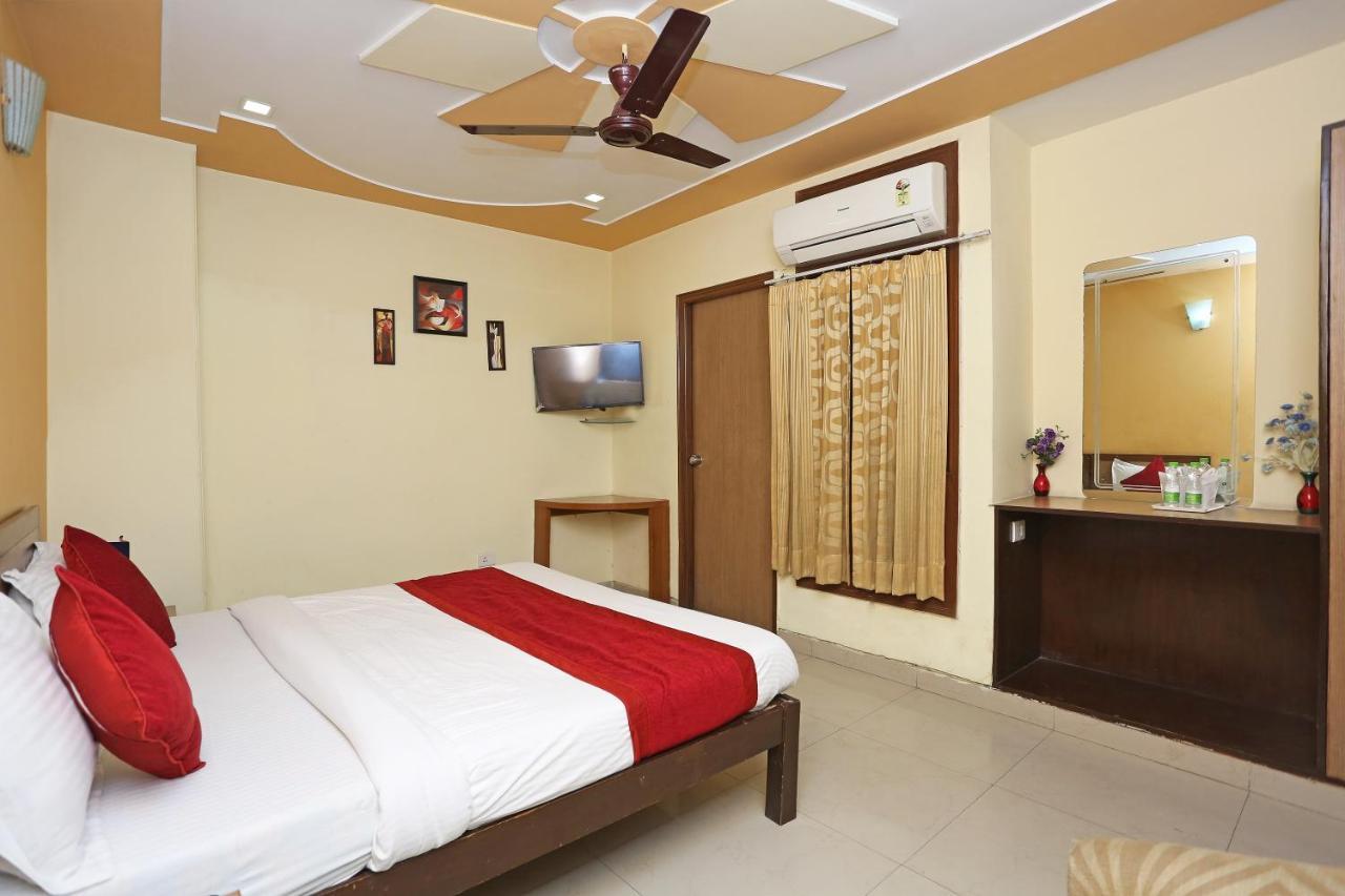 Airport Hotel Ambrosia New Delhi Exterior foto