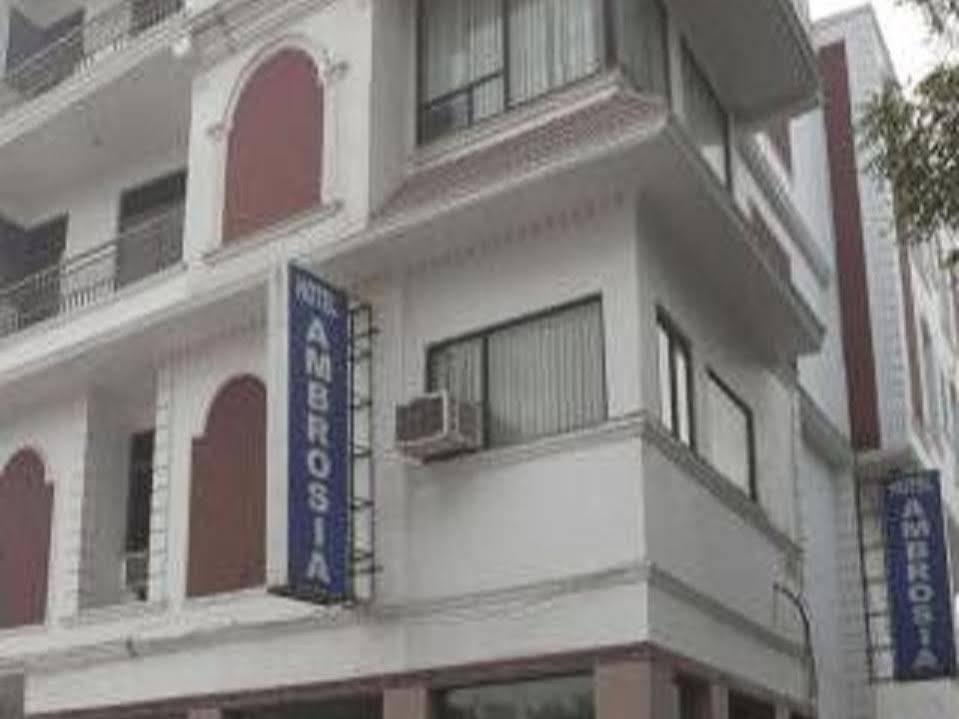 Airport Hotel Ambrosia New Delhi Exterior foto