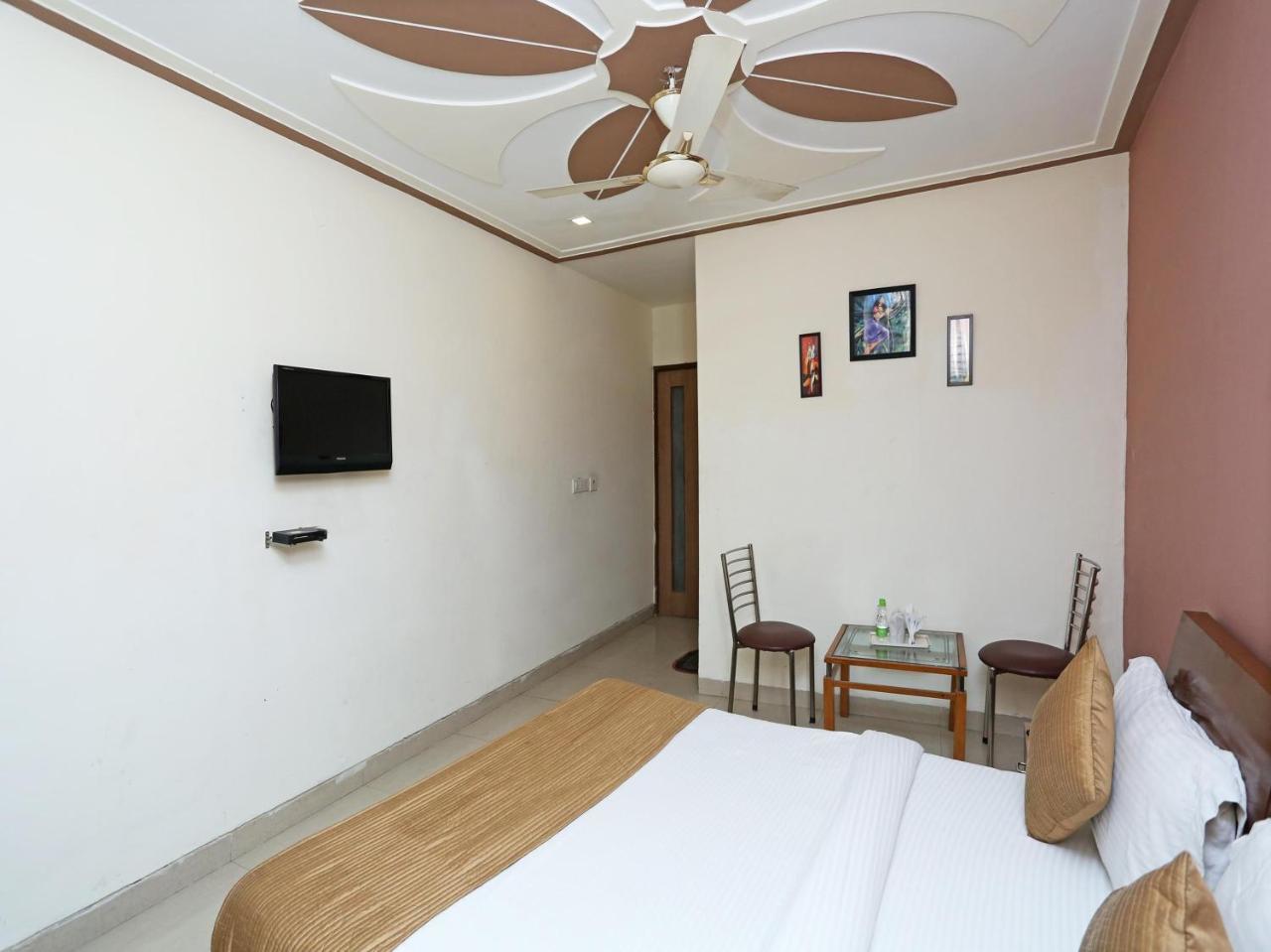 Airport Hotel Ambrosia New Delhi Exterior foto