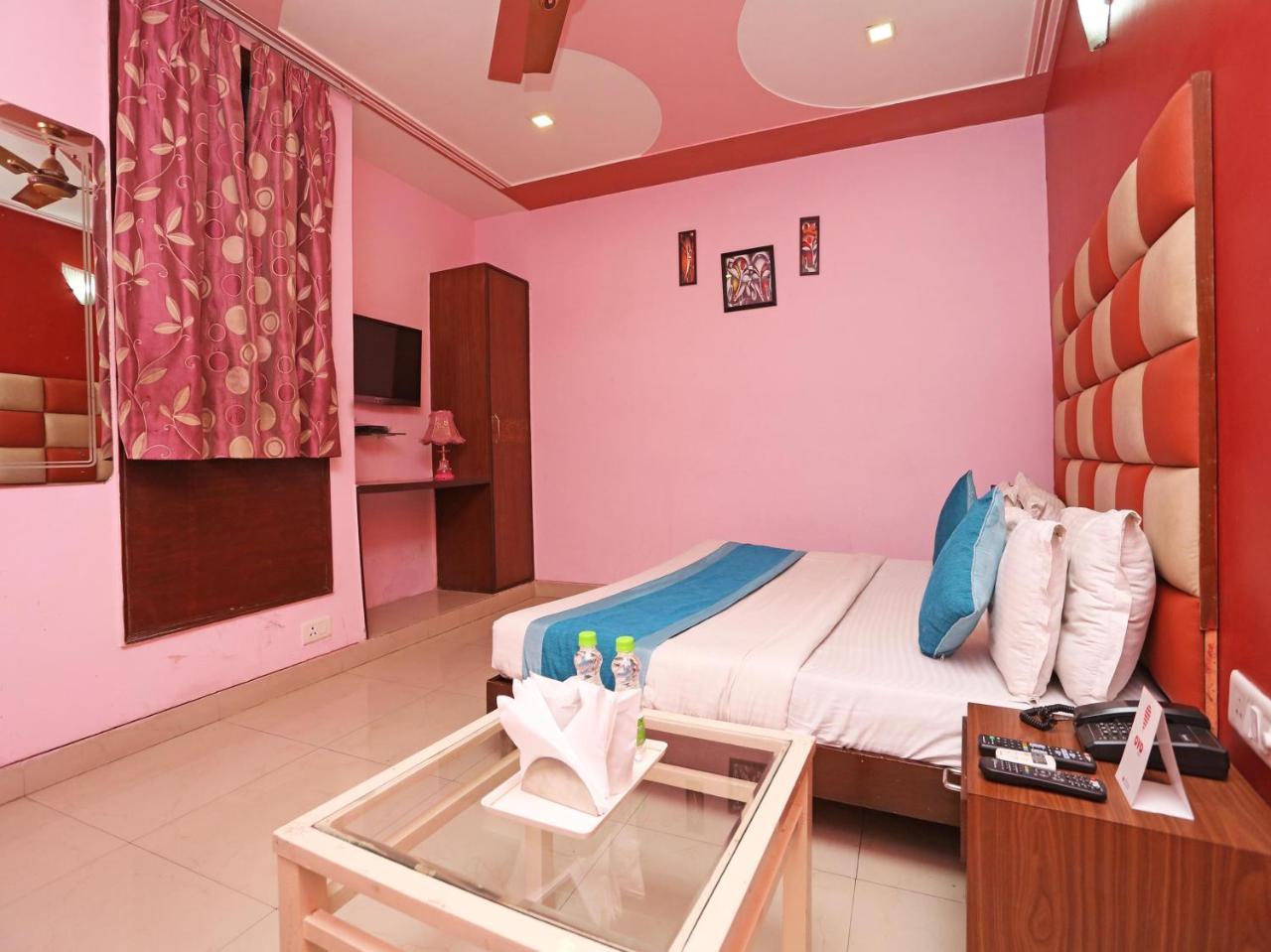 Airport Hotel Ambrosia New Delhi Exterior foto