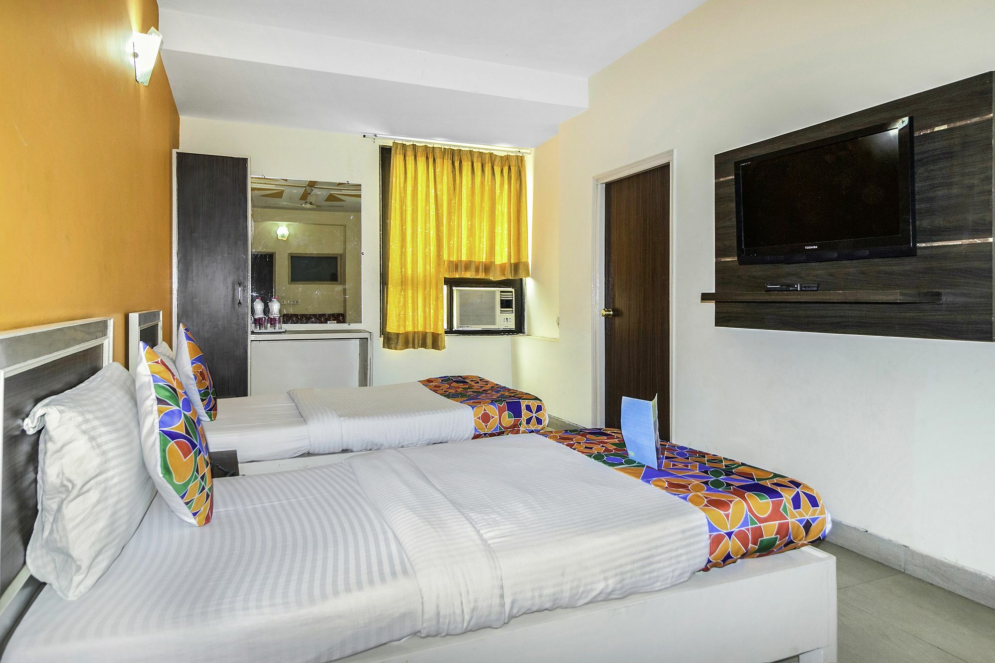 Airport Hotel Ambrosia New Delhi Exterior foto