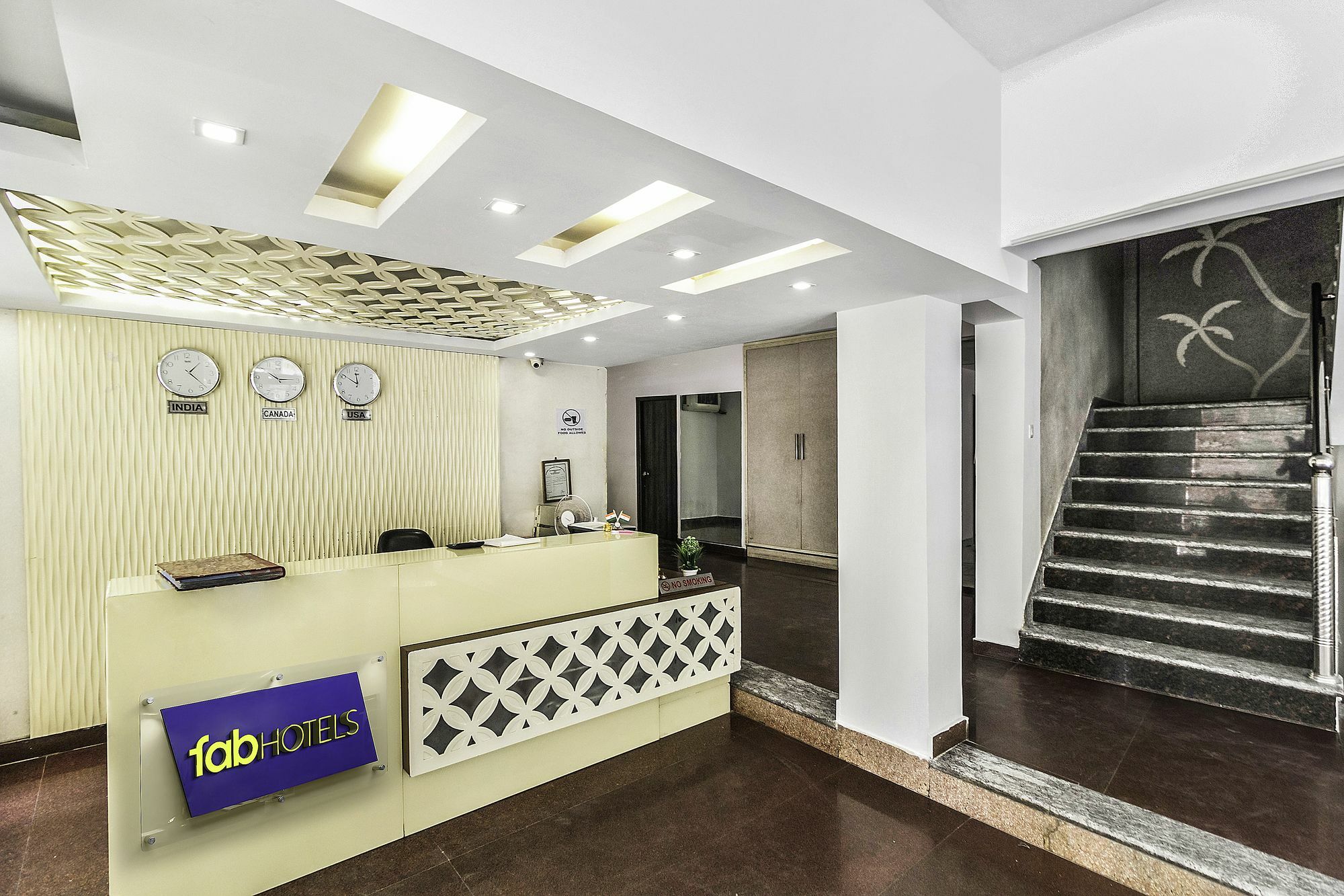 Airport Hotel Ambrosia New Delhi Exterior foto