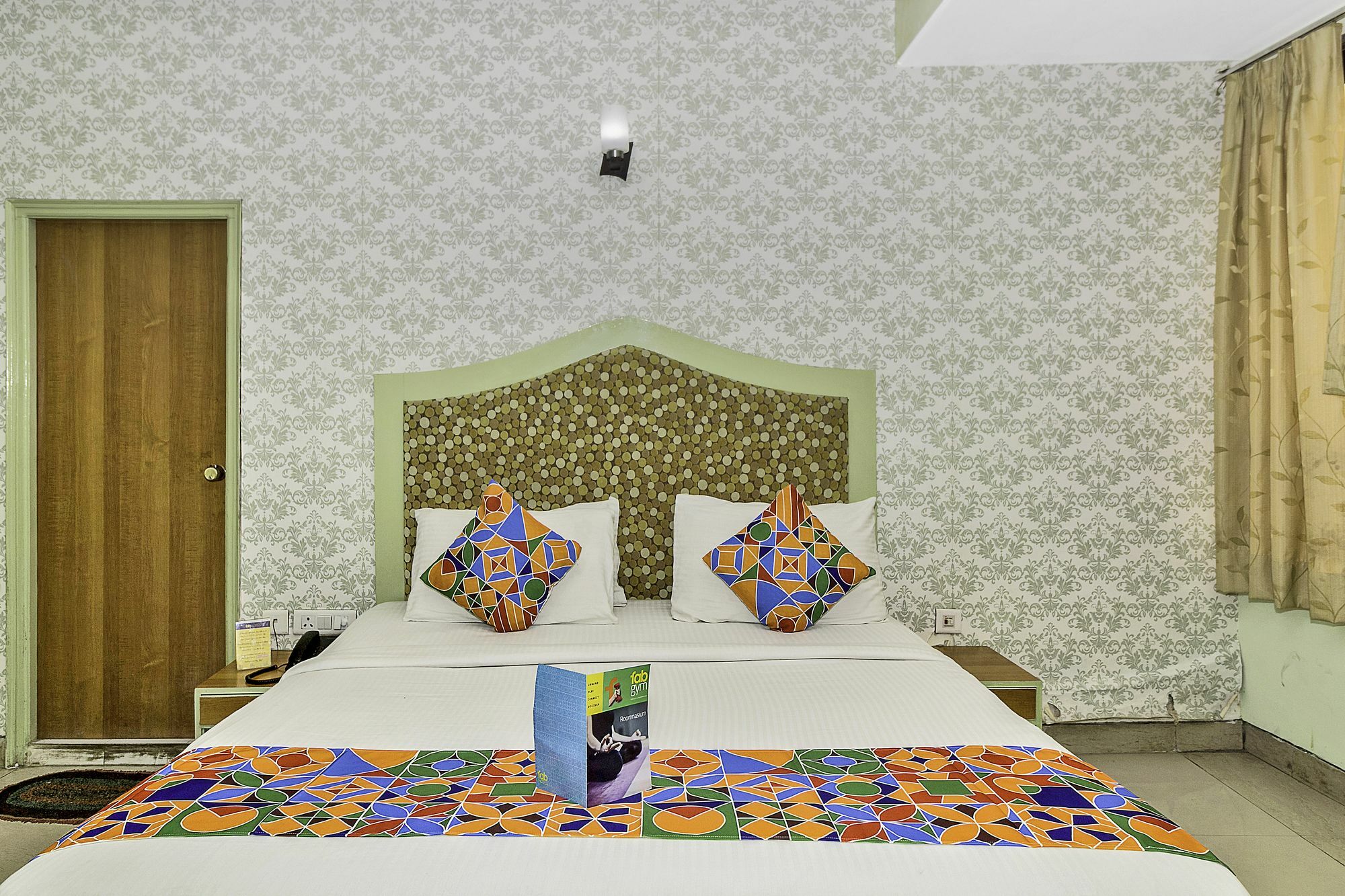 Airport Hotel Ambrosia New Delhi Exterior foto